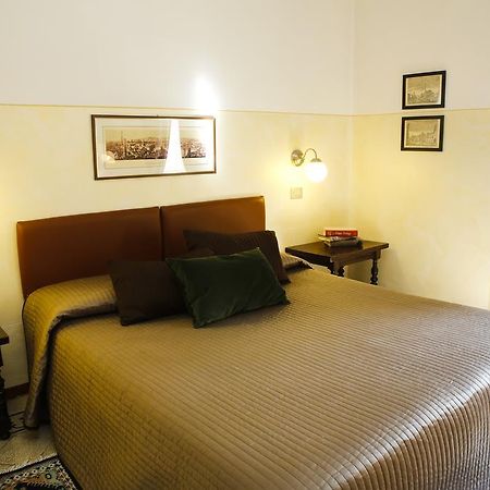 בולוניה Albergo Garisenda חדר תמונה