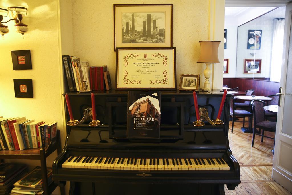 בולוניה Albergo Garisenda מראה חיצוני תמונה